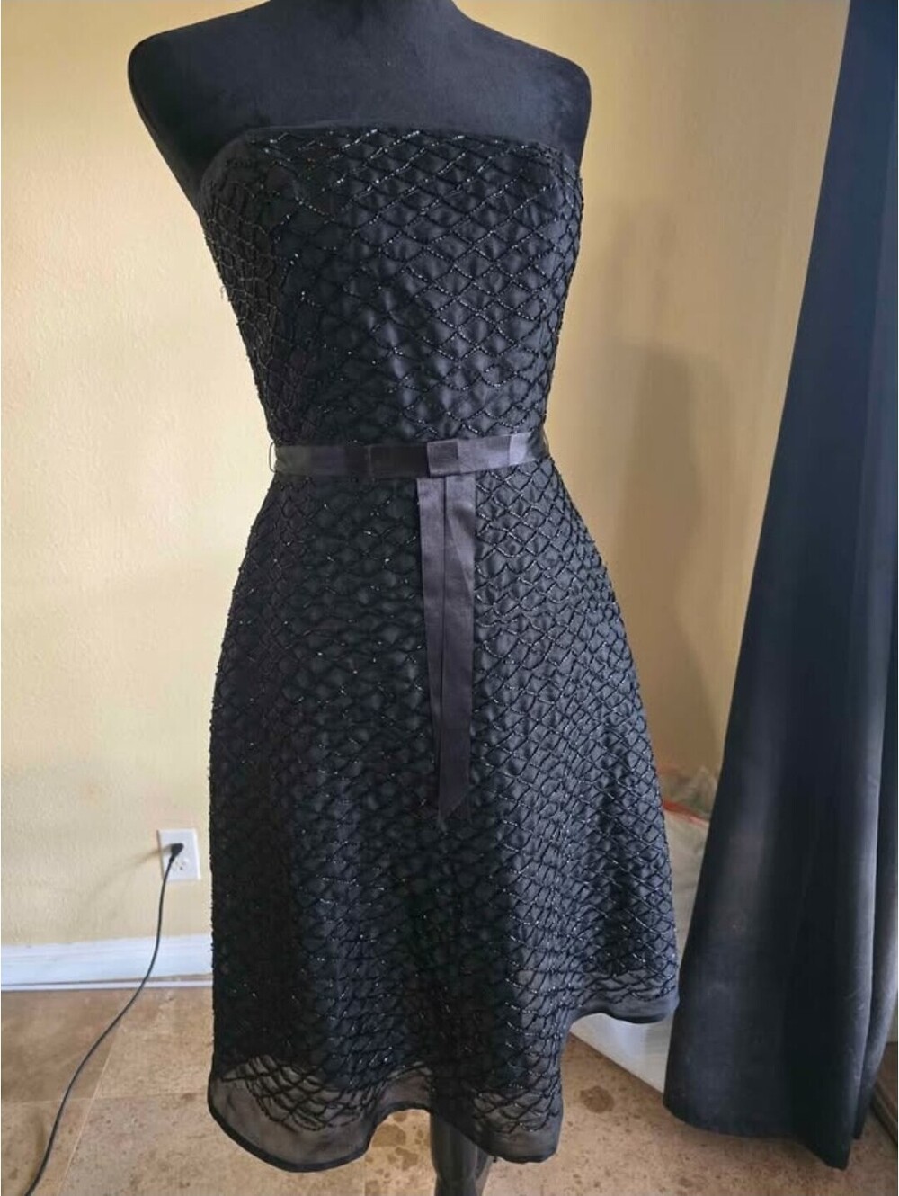 Laundry by Shelli Segal Dress sz4 Black Strapless silk Beaded Party Cocktail